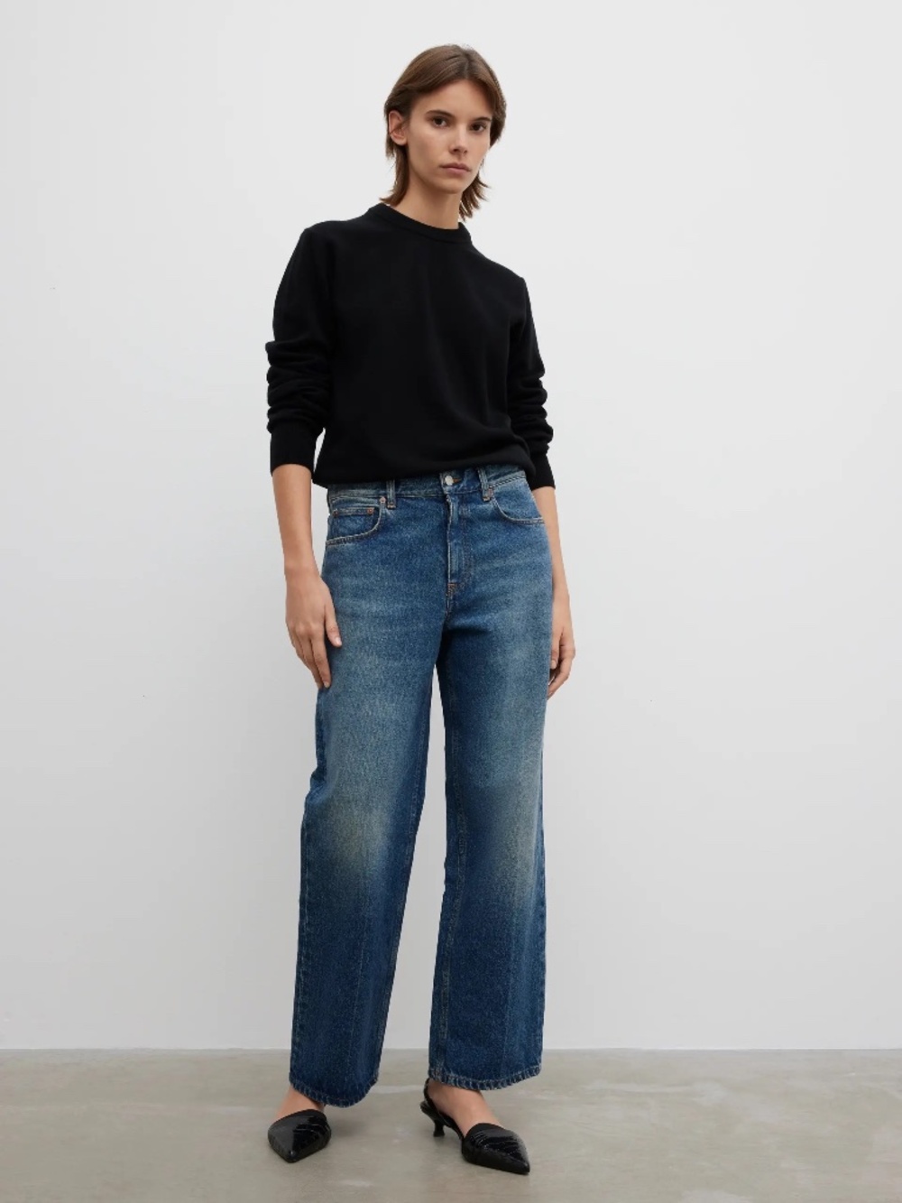 HOUSE OF DAGMAR Mid Rise Cropped Denim in Vintage Blue Size 25